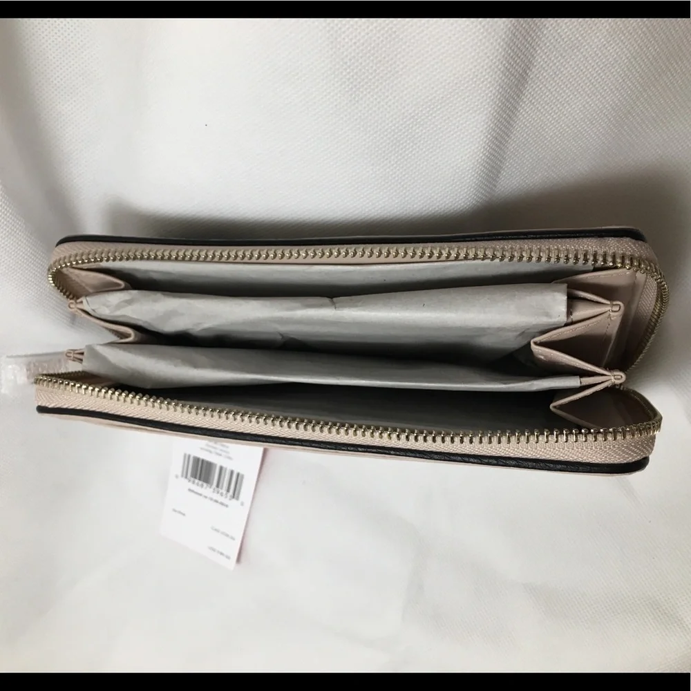 Kate Spade Wallet - Picture 6 of 8